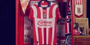 La nueva camiseta de Chivas con una incre&iacute;ble modificaci&oacute;n en las rayas
