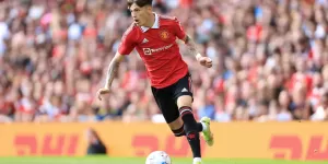 El nuevo contrato millonario que le ofrecerá el Manchester United a Garnacho