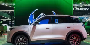 LEAPMOTOR presenta el B03X en Avant Première en Expo Auto Chino
