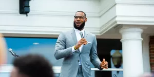 LeBron James podría invertir en la nueva franquicia de la NBA