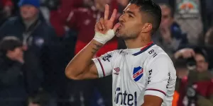 Luis Su&aacute;rez vendi&oacute; m&aacute;s camisetas en dos meses que Nacional en un a&ntilde;o