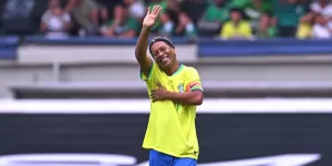 Ronaldinho buscar&iacute;a comprar y salvar a un club europeo junto a un fondo de inversi&oacute;n