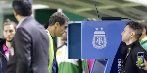El VAR semiautomático llegará al fútbol argentino en 2027
