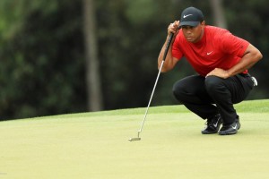 Tiger Woods se oper&oacute; la rodilla a escondidas