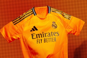 adidas dio a conocer la segunda camiseta del Real Madrid