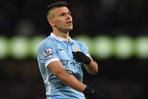 Los directivos del Manchester City quieren que Ag&uuml;ero se retire en el club