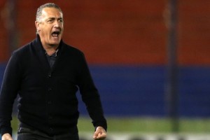 Gustavo Alfaro se animó a comparar la salida de Bauza con una película 