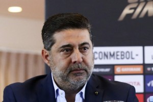 Angelici viaja a Europa para reunirse con Infantino por el Mundial de clubes de 2021