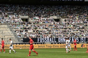 Los fan&aacute;ticos del f&uacute;tbol y las aplicaciones, la &uacute;nica manera de expresarse en las tribunas