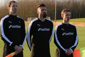 Tres jugadores del Arsenal fueron &aacute;rbitros por un d&iacute;a