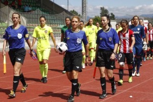 La Liga femenina de Espa&ntilde;a ser&aacute; arbitrada s&oacute;lo por mujeres
