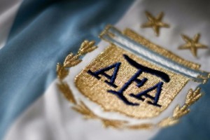 En el desenlace de las Eliminatorias, la camiseta de Argentina baj&oacute; su precio sustancialmente