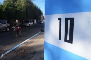 El barrio de la infancia de Messi amaneci&oacute; pintado con insignias argentinas