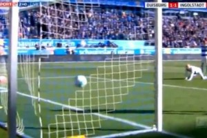 Ins&oacute;lito: el arquero que entr&oacute; al arco a buscar agua y le convirtieron el empate