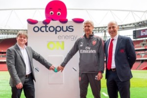 El Emirates Stadium se convierte en el primer estadio con 100% de energ&iacute;a renovable