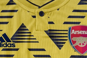 Furor en las redes sociales por un modelo de camiseta que result&oacute; ser un concepto