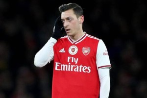 La televisi&oacute;n china cancela la transmisi&oacute;n de la Premier League por culpa de Mesut Ozil