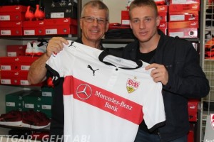 A Ascacibar lo presentaron en la utiler&iacute;a del Sttutgart