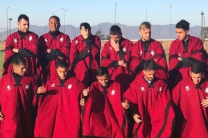 Atlas lanza una línea de ponchos personalizados en homenaje a Salta por el partido de la Copa Argentina