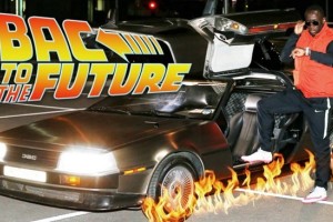 Bacary Sagna es Marty McFly en el homenaje del Manchester City a Volver al Futuro