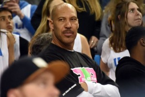 El padre de las promesas de la NBA que administra su propia marca deportiva