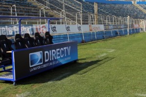 La Universidad Cat&oacute;lica invita a mirar los partidos dentro del campo de juego a sus hinchas