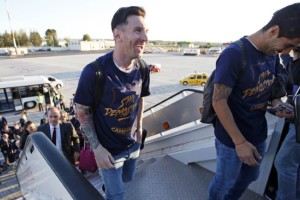 Los jugadores del Barcelona estrenaron la remera de campeones