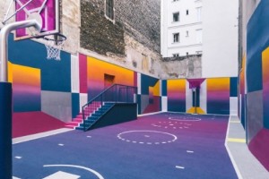 Par&iacute;s ya tiene su propia cancha de b&aacute;squet inspirada en los &rsquo;80 gracias a una marca deportiva