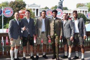 Con v&iacute;a libre de su entrenador los jugadores del Bayern M&uacute;nich celebraron el Oktoberfest 