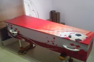 Una casa funeraria en B&eacute;lgica aprovecha el Mundial y lanza pol&eacute;micas promociones