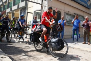Rusia 2018: El egipcio que viajar&aacute; en bicicleta para ver a su selecci&oacute;n