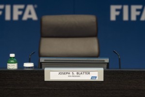 &iquest;Qu&eacute; dice el Estatuto de FIFA sobre la renuncia de Blatter?