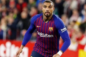 Boateng le pagó a un hincha que gastó plata en ficharlo dentro de un juego electrónico