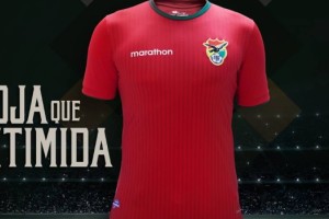 Marathon present&oacute; la nueva camiseta de Bolivia: &ldquo;La roja que intimida&rdquo;