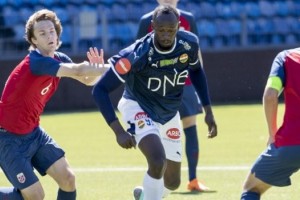 Usain Bolt debut&oacute; en el f&uacute;tbol con el 9.58 como n&uacute;mero en su espalda