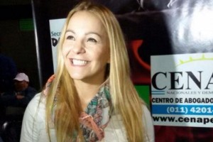 La embajadora deportiva Weber Y&eacute;sica Bopp en el Torneo de box "Delfino P&eacute;rez"