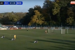 El equipo que se cans&oacute; de la p&eacute;rdida de tiempo de su rival y se rindi&oacute; a falta de dos minutos