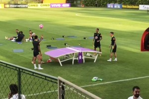 Brasil entrena un nuevo deporte que promueve Ronaldinho previo a su fecha por Eliminatorias