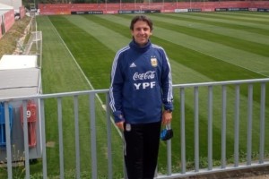 &iquest;Qui&eacute;n es la persona detr&aacute;s de la convocatoria de los juveniles de Europa a la Selecci&oacute;n Argentina?