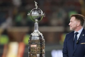 Cambios en la Libertadores: rehidrataci&oacute;n obligatoria y c&aacute;maras en campo