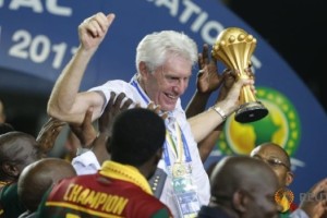 La historia del DT de Camer&uacute;n, que lleg&oacute; a su cargo v&iacute;a internet