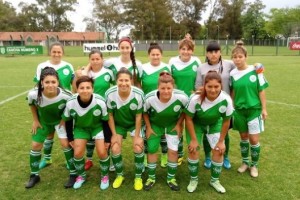 Camioneros jugó un partido de la Liga Femenina con 12 jugadoras en cancha