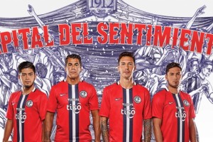 La nueva camiseta de Cerro Porte&ntilde;o gener&oacute; pol&eacute;mica entre sus hinchas