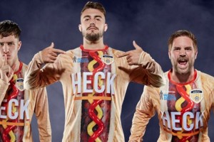 Panchos, parrilla y pur&eacute; de papas conforma la &ldquo;camiseta m&aacute;s fea del mundo&rdquo;