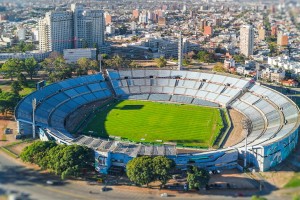 Uruguay no jugar&aacute; en el Centenario, &iquest;c&oacute;mo le fue cada vez que sali&oacute; del m&iacute;tico estadio?