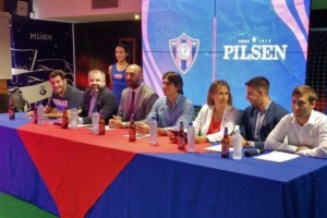 Cerro Porteño renueva su vínculo con Pilsen como patrocinador