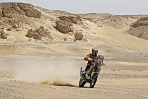 Chavo Salvatierra mantiene el ritmo y el tercer lugar en la etapa 2 del Rally de los Faraones