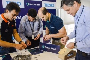 Chavo Salvatierra acelera junto a Fundaci&oacute;n Techo Bolivia