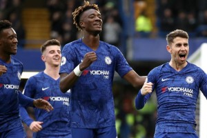 Chelsea cambia el sponsor de su camiseta