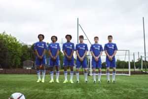 Los jugadores del Chelsea tienen clones en el nuevo spot de adidas